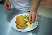 Dans la cuisine du restaurant italien Eléphant 2, à Nîmes Marguerittes.